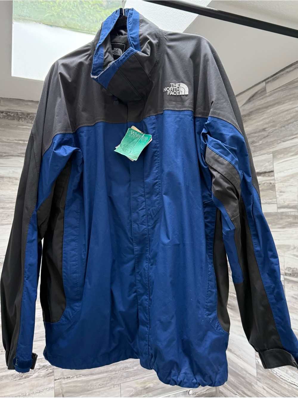 Ms XL The North Face Men’s HyVent Ski and Snowboard Parka Blue and Black